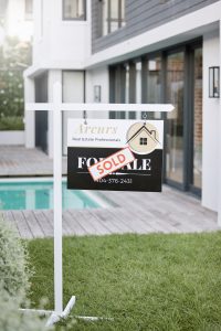 selling a home by owner in Roseburg
